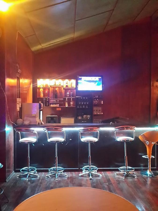 Benarat Lodge Мулу Экстерьер фото