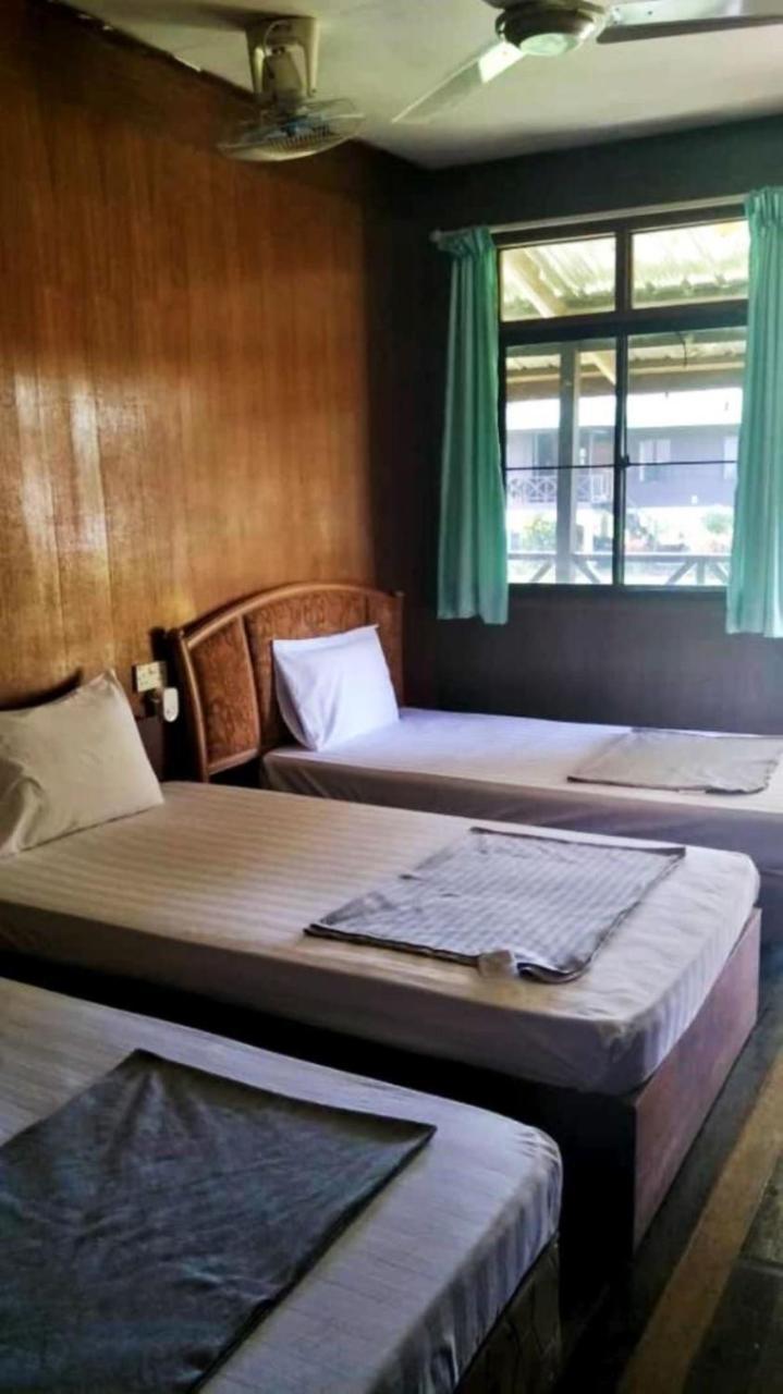 Benarat Lodge Мулу Экстерьер фото